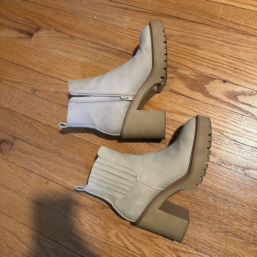 Dolce Vita Light Taupe Tan Jade H2O Ankle Booties